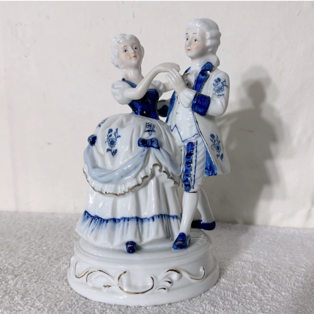 Vintage Porcelain French Colonial Couple Dancing Music Box